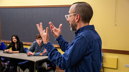 Professor Ben Frommer teaches first-year seminar